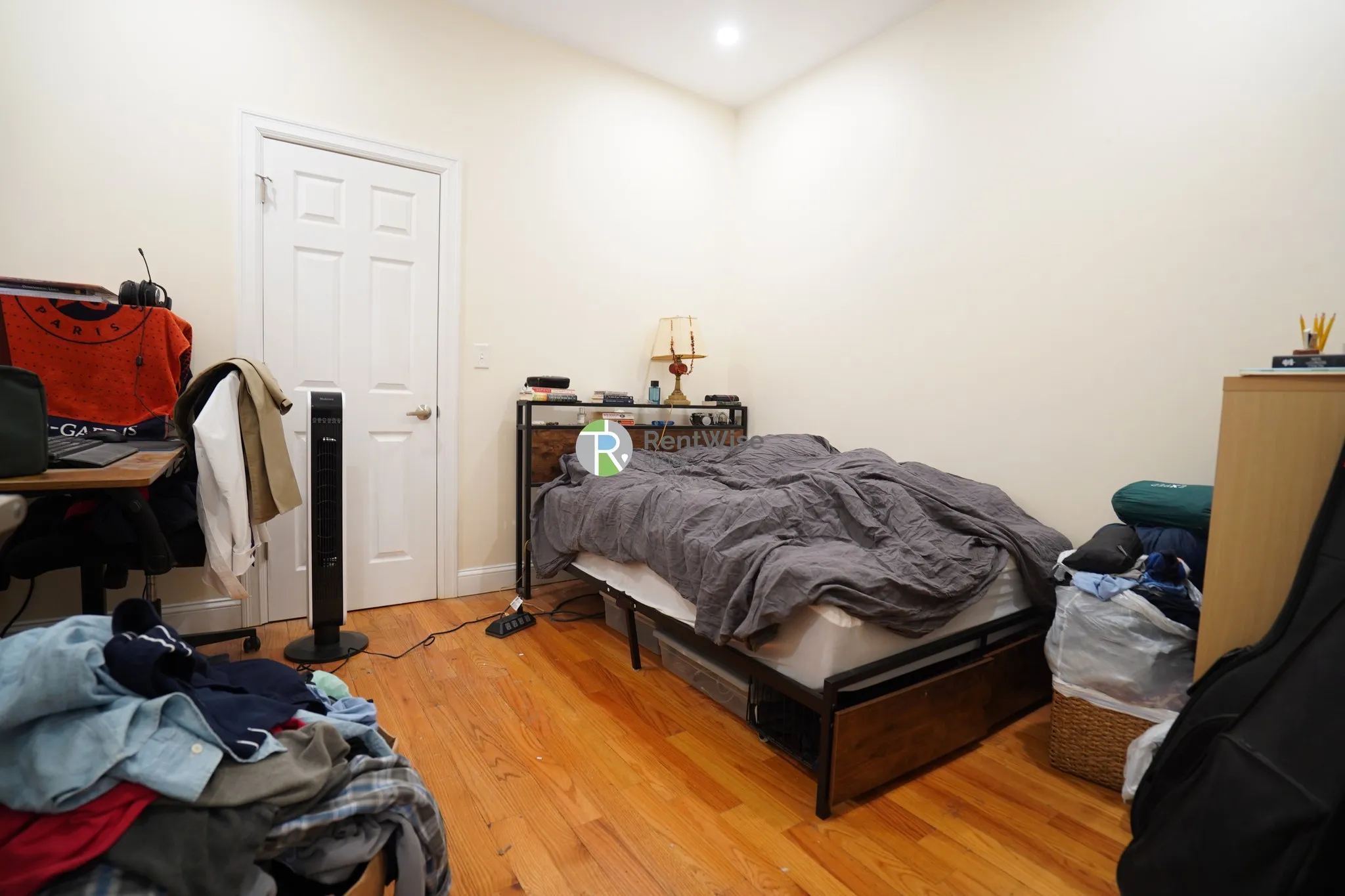 1 split bed, 1 bath apartment for rent at 29 Queensberry St Unit 4, Fenway — photo 8 of 11