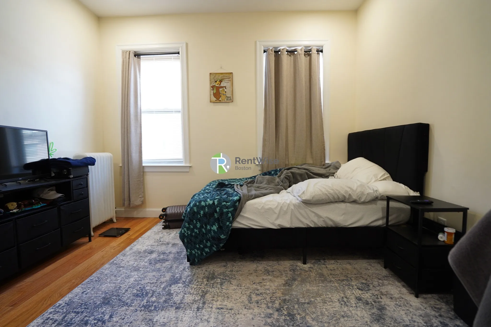 1 split bed, 1 bath apartment for rent at 29 Queensberry St Unit 4, Fenway — photo 7 of 11