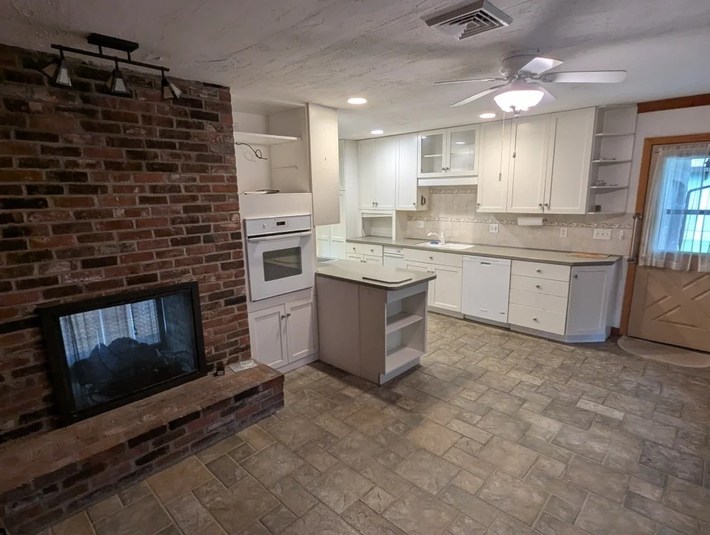 3 bed, 3 bath apartment for rent at 29 Ridgecrest Rd Unit N/A, Amherst — photo 4 of 38