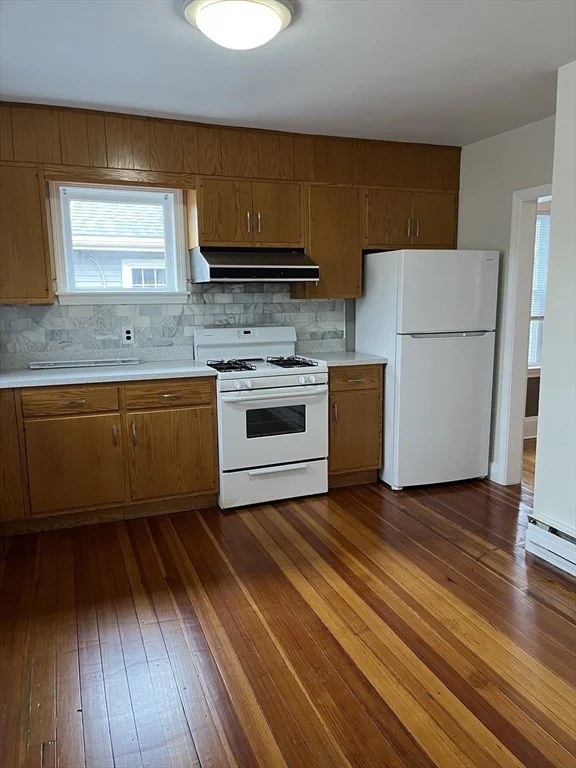 3 bed, 2 bath apartment for rent at 29 Ripley Rd Unit 0, Belmont — photo 3 of 29