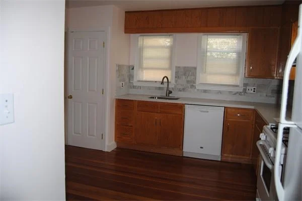 3 bed, 2 bath apartment for rent at 29 Ripley Rd Unit 0, Belmont — photo 4 of 29