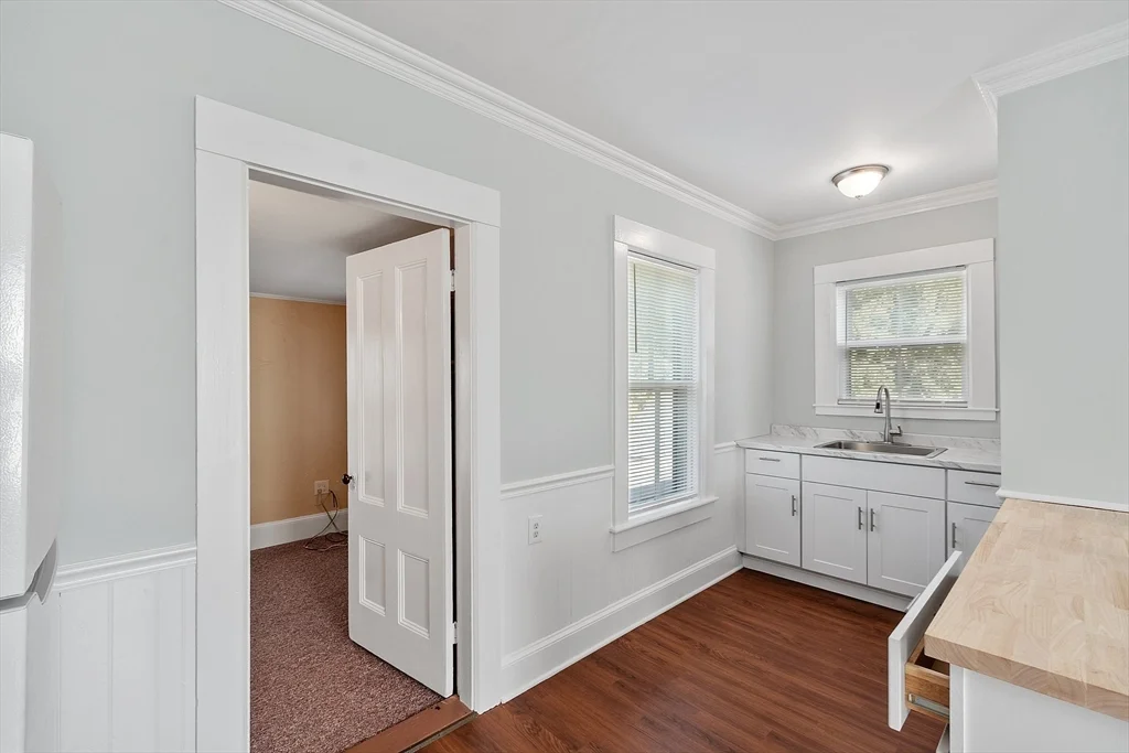 1 bed, 1 bath apartment for rent at 29 River Rd Unit 3, Pepperell — photo 7 of 18