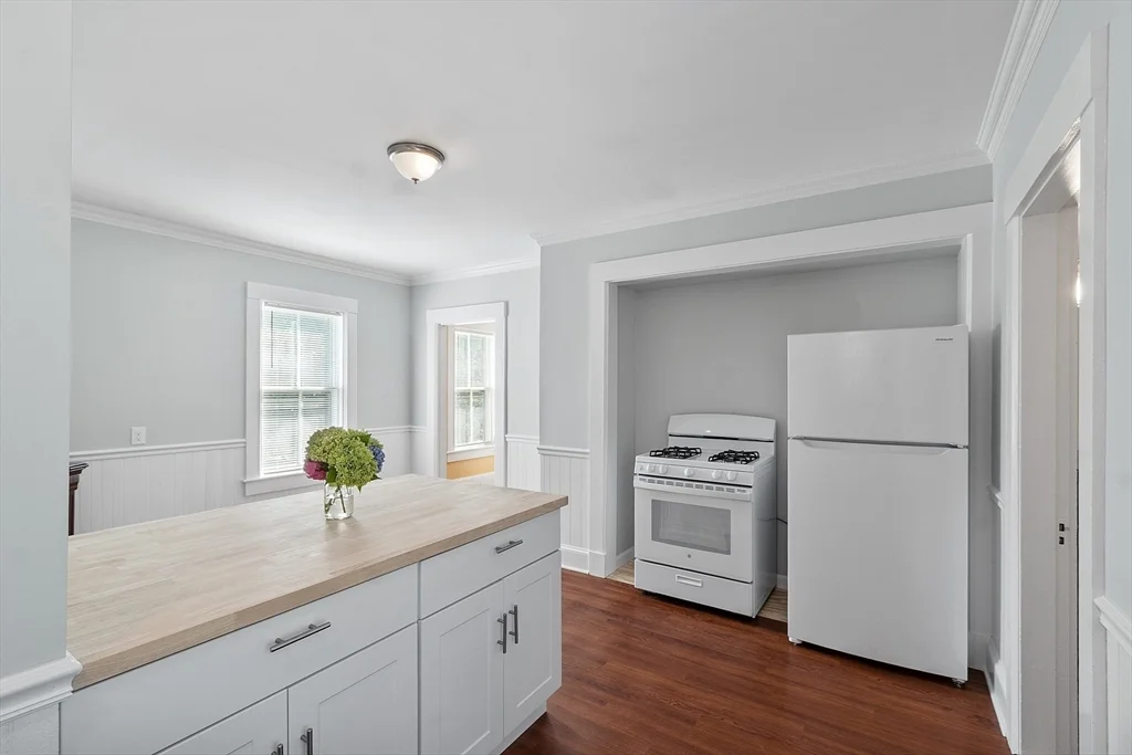 1 bed, 1 bath apartment for rent at 29 River Rd Unit 3, Pepperell — photo 5 of 18