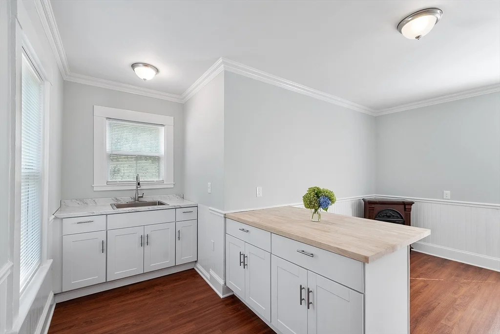 1 bed, 1 bath apartment for rent at 29 River Rd Unit 3, Pepperell — photo 3 of 18