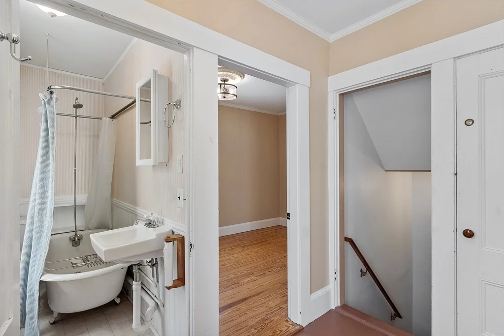 1 bed, 1 bath apartment for rent at 29 River Rd Unit 3, Pepperell — photo 17 of 18
