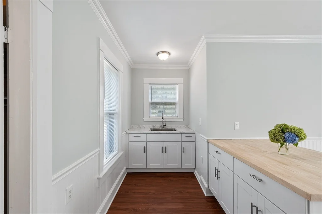 1 bed, 1 bath apartment for rent at 29 River Rd Unit 3, Pepperell — photo 6 of 18