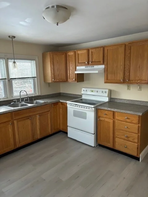 2 bed, 1 bath apartment for rent at 29 Roosevelt Ave Unit 2, Leominster — photo 7 of 10