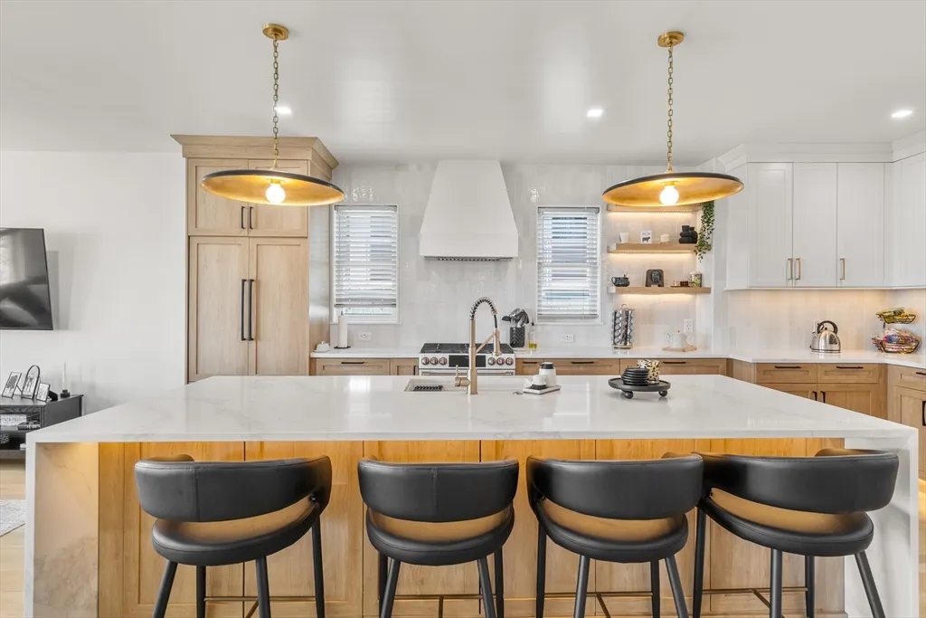 3 bed, 2 bath apartment for rent at 29 S Munroe Ter Unit PH, Dorchester — photo 29 of 39