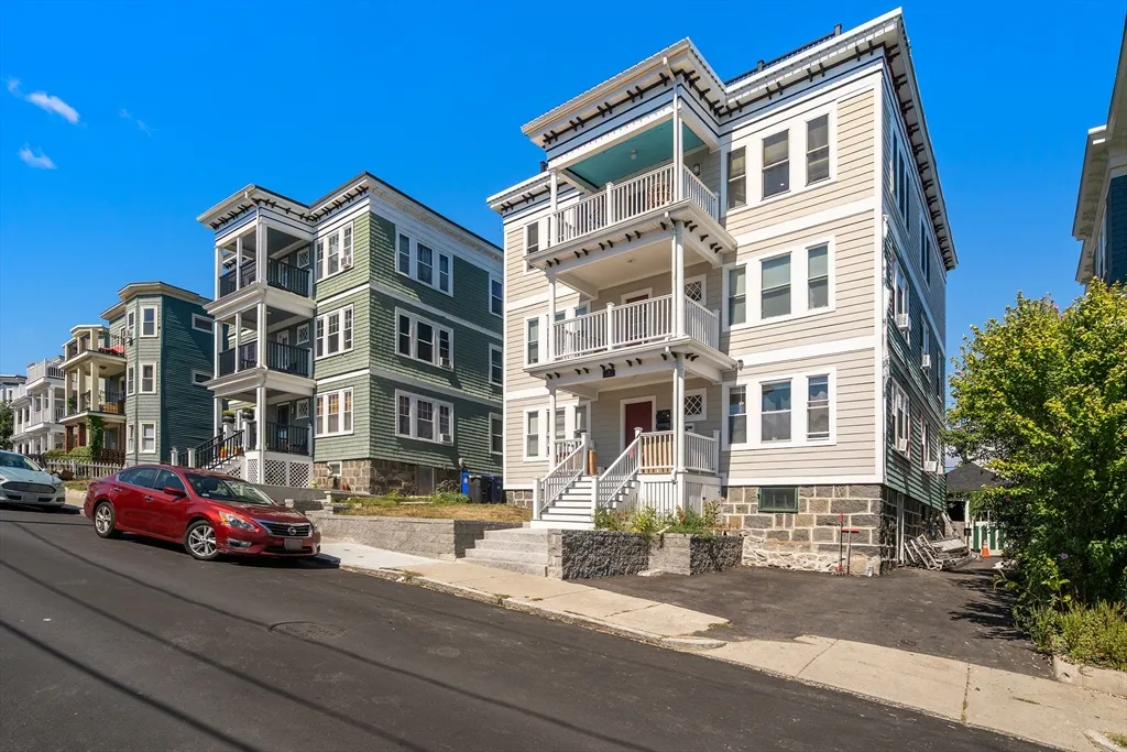 3 bed, 2 bath apartment for rent at 29 S Munroe Ter Unit PH, Dorchester — photo 5 of 39
