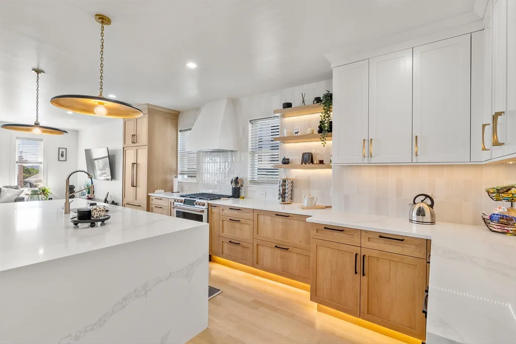 3 bed, 2 bath apartment for rent at 29 S Munroe Ter Unit PH, Dorchester — photo 25 of 39