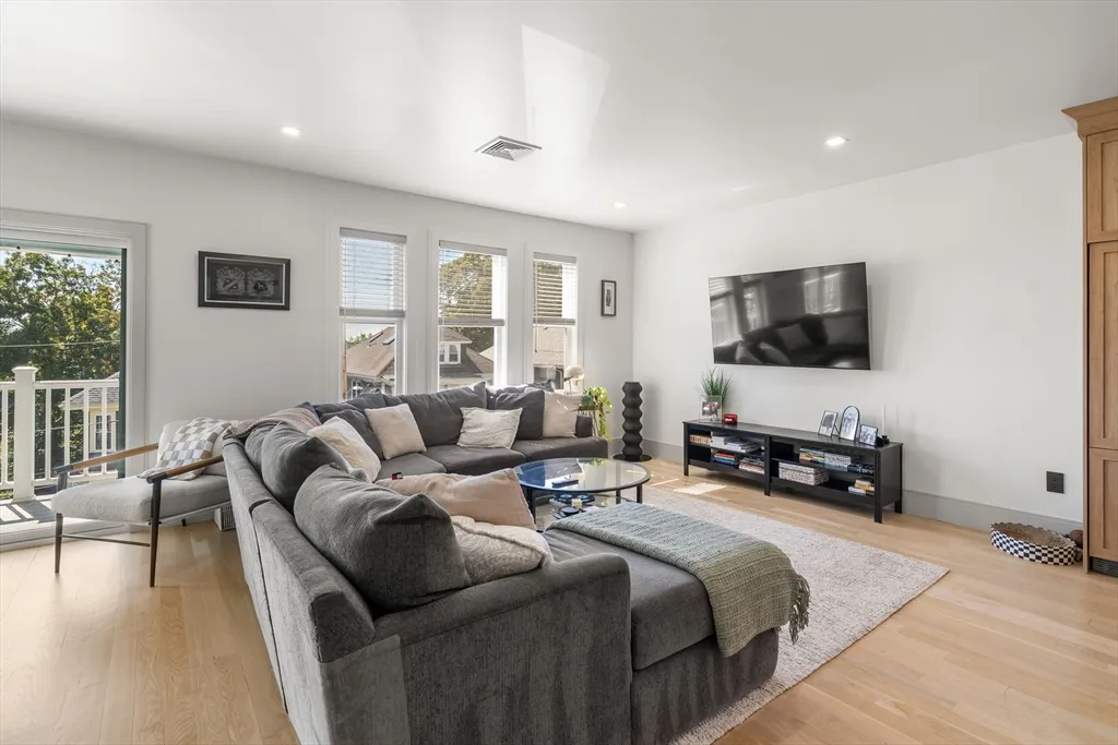 3 bed, 2 bath apartment for rent at 29 S Munroe Ter Unit PH, Dorchester — photo 33 of 39
