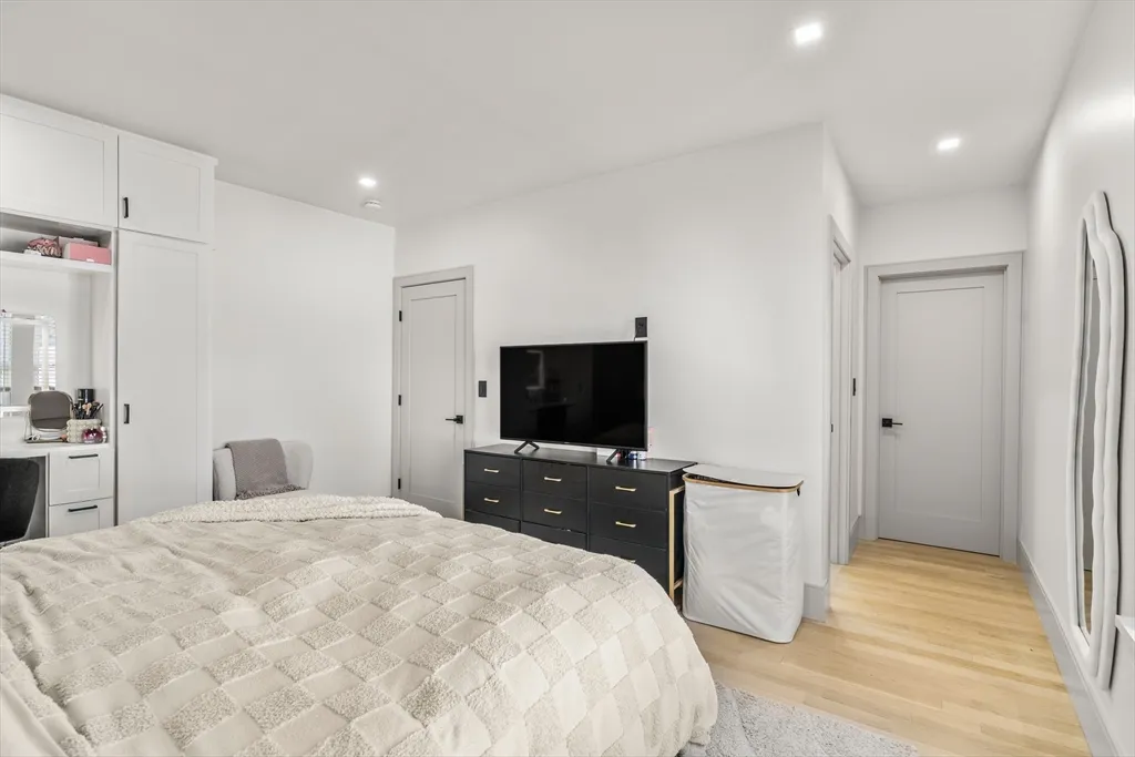 3 bed, 2 bath apartment for rent at 29 S Munroe Ter Unit PH, Dorchester — photo 14 of 39