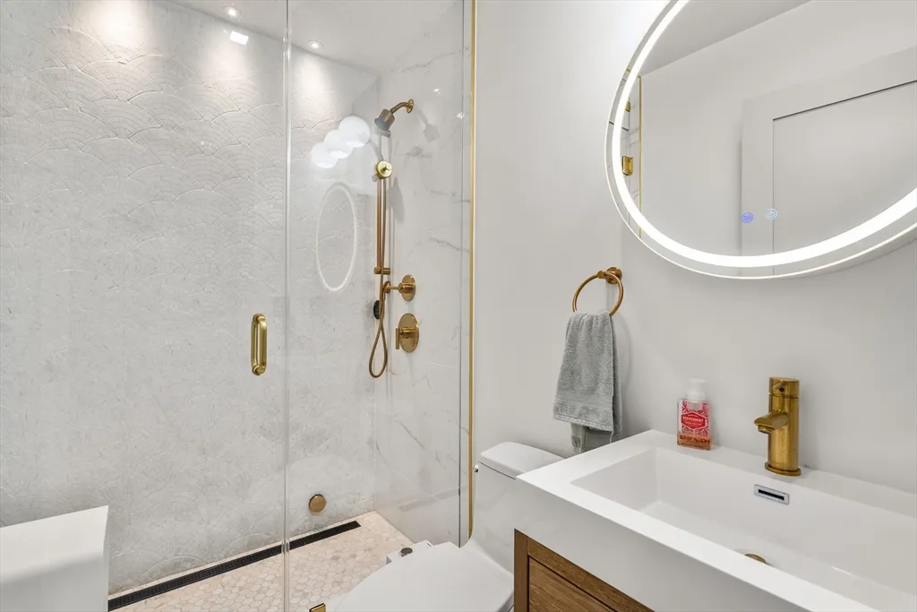 3 bed, 2 bath apartment for rent at 29 S Munroe Ter Unit PH, Dorchester — photo 13 of 39