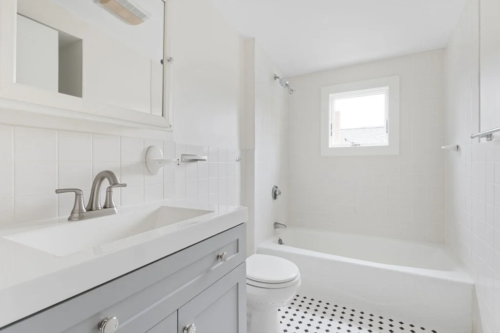 3 bed, 2 bath apartment for rent at 29 Sherman St Unit 2, Neighborhood Nine — photo 18 of 25