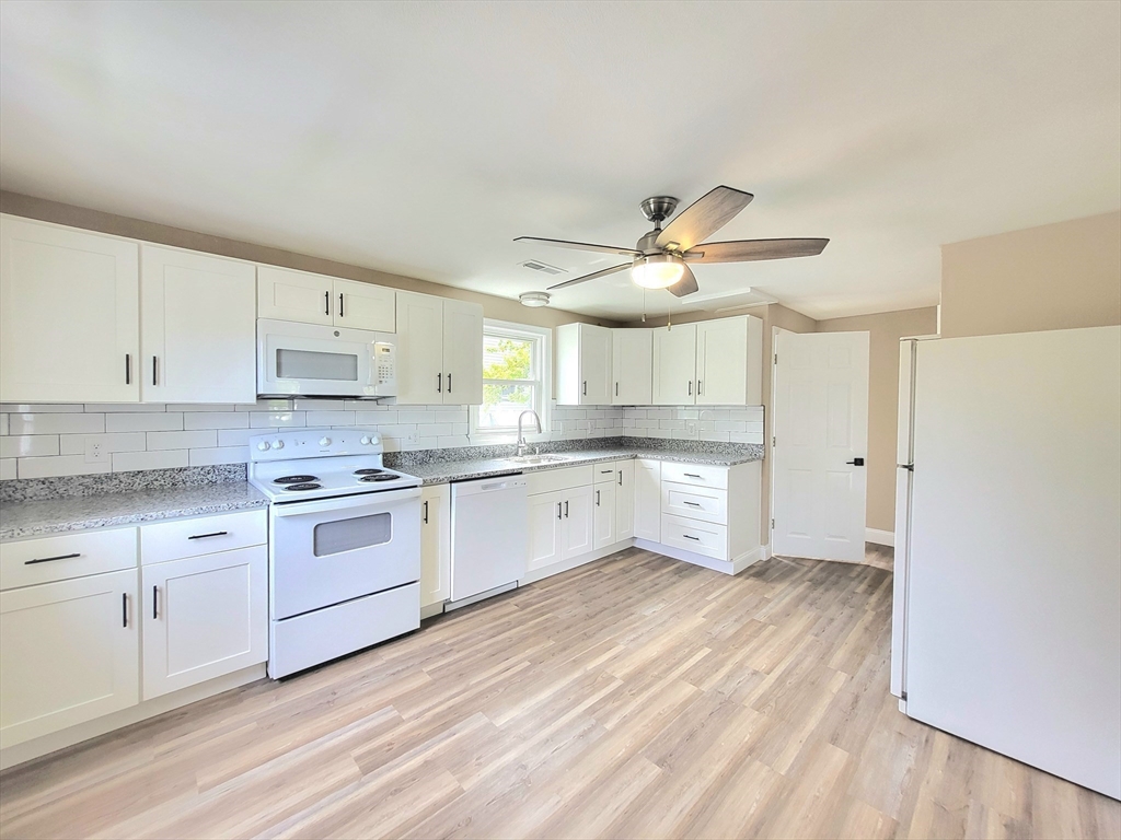 2 bed, 1 bath apartment for rent at 29 Sherman St Unit 29, Lawrence — photo 5 of 12
