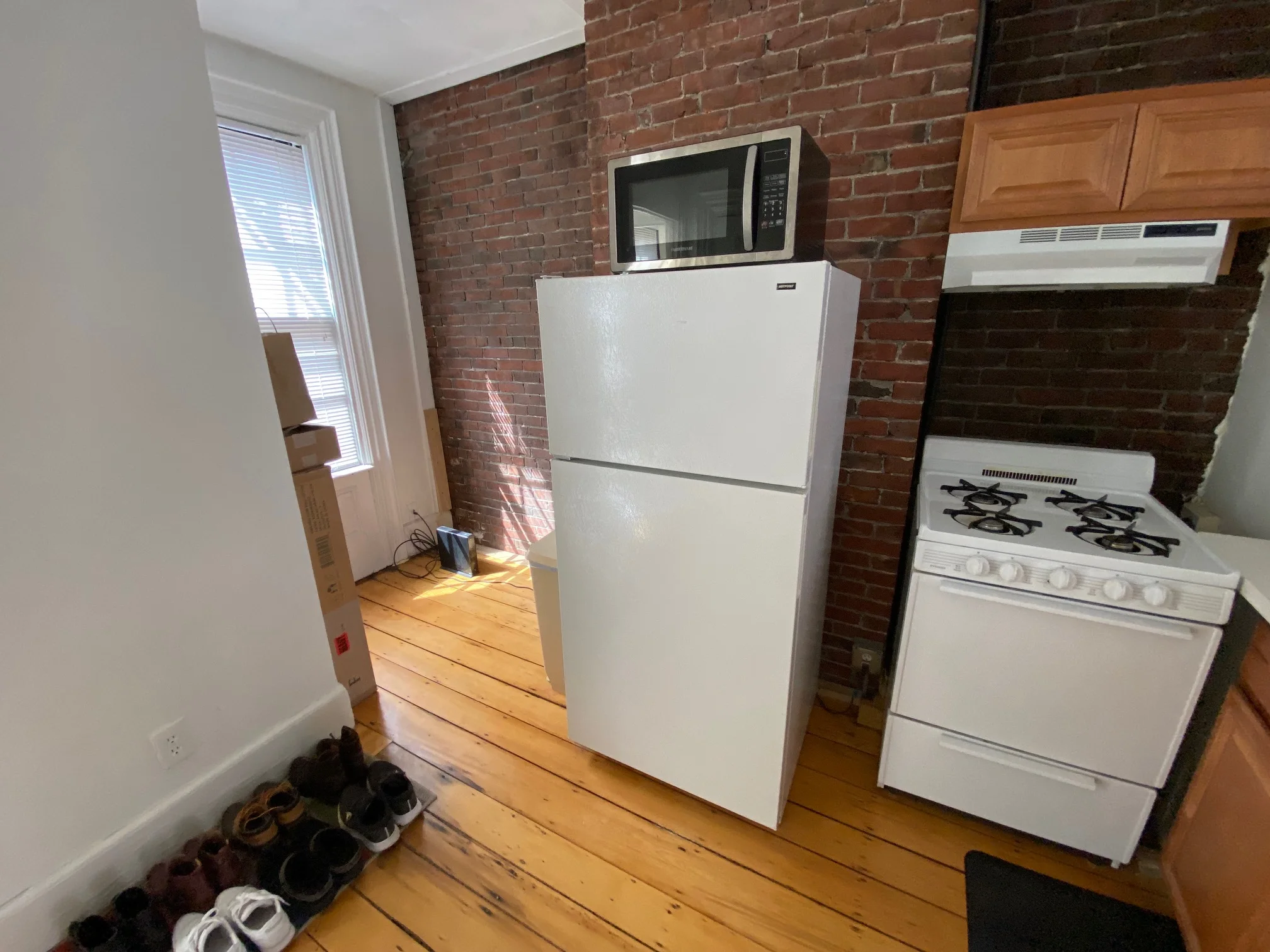 Studio bed, 1 bath apartment for rent at 29 South Russell St Unit 3, Beacon Hill — photo 6 of 9