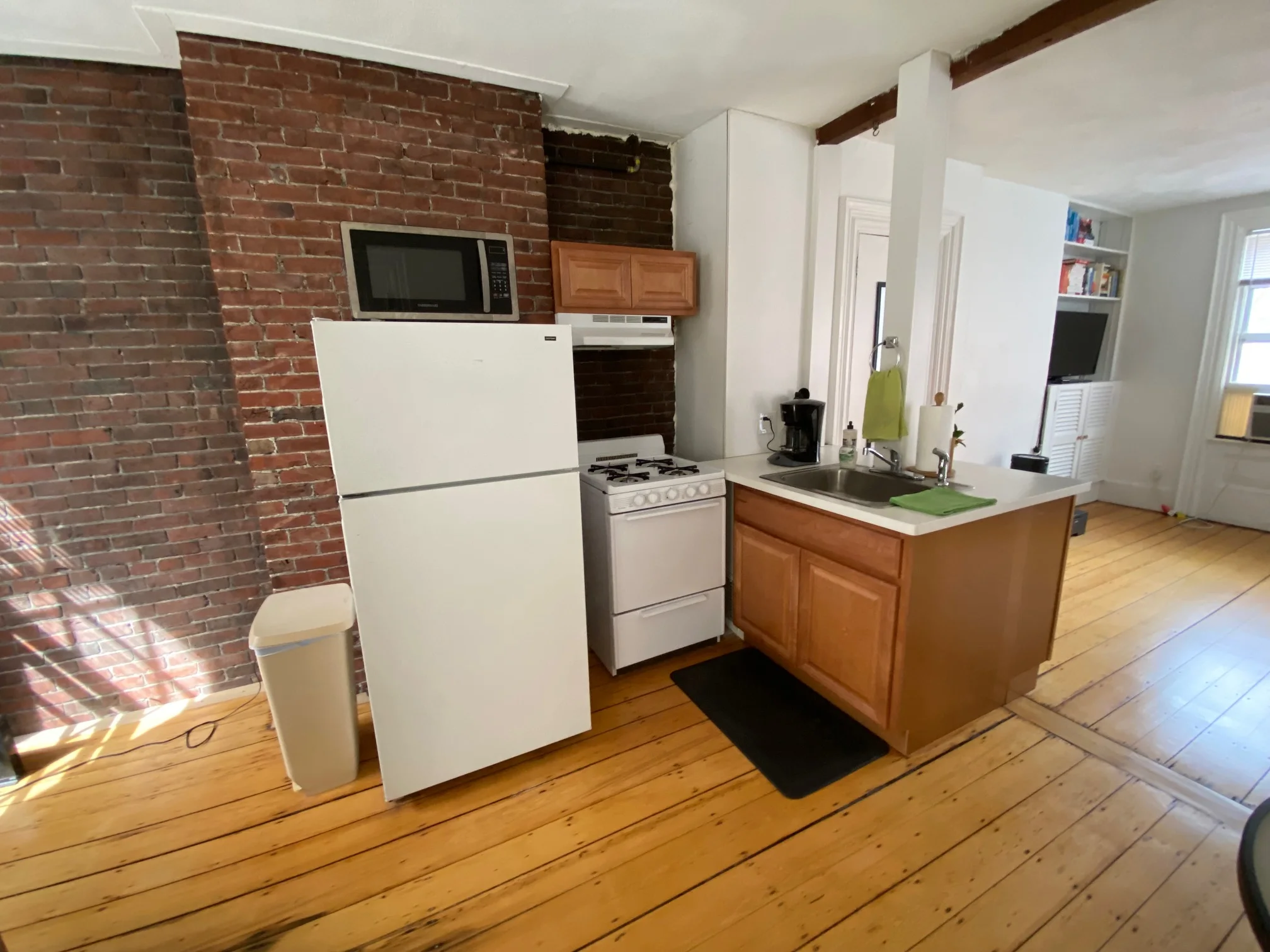 Studio bed, 1 bath apartment for rent at 29 South Russell St Unit 3, Beacon Hill — photo 5 of 9
