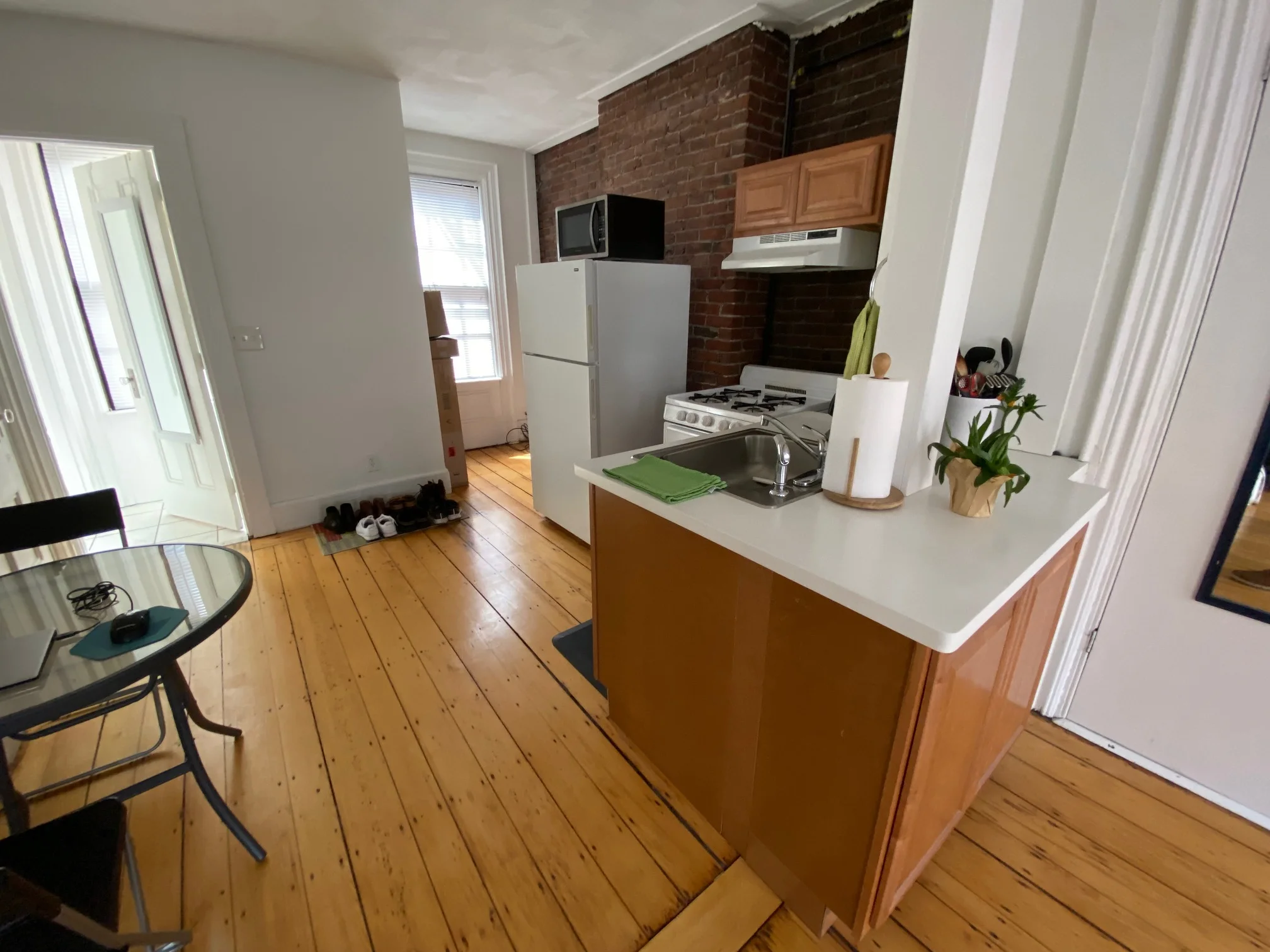 Studio bed, 1 bath apartment for rent at 29 South Russell St Unit 3, Beacon Hill — photo 4 of 9