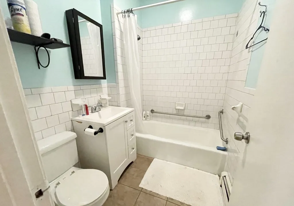 2 bed, 1 bath apartment for rent at 29 Spring Garden Unit 1, Boston — photo 6 of 8
