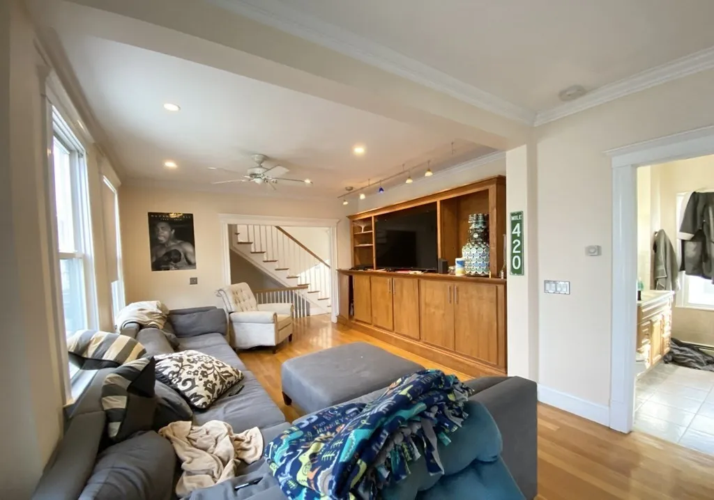 6 bed, 2 bath apartment for rent at 29 Spring Garden Unit 2, Boston — photo 3 of 13