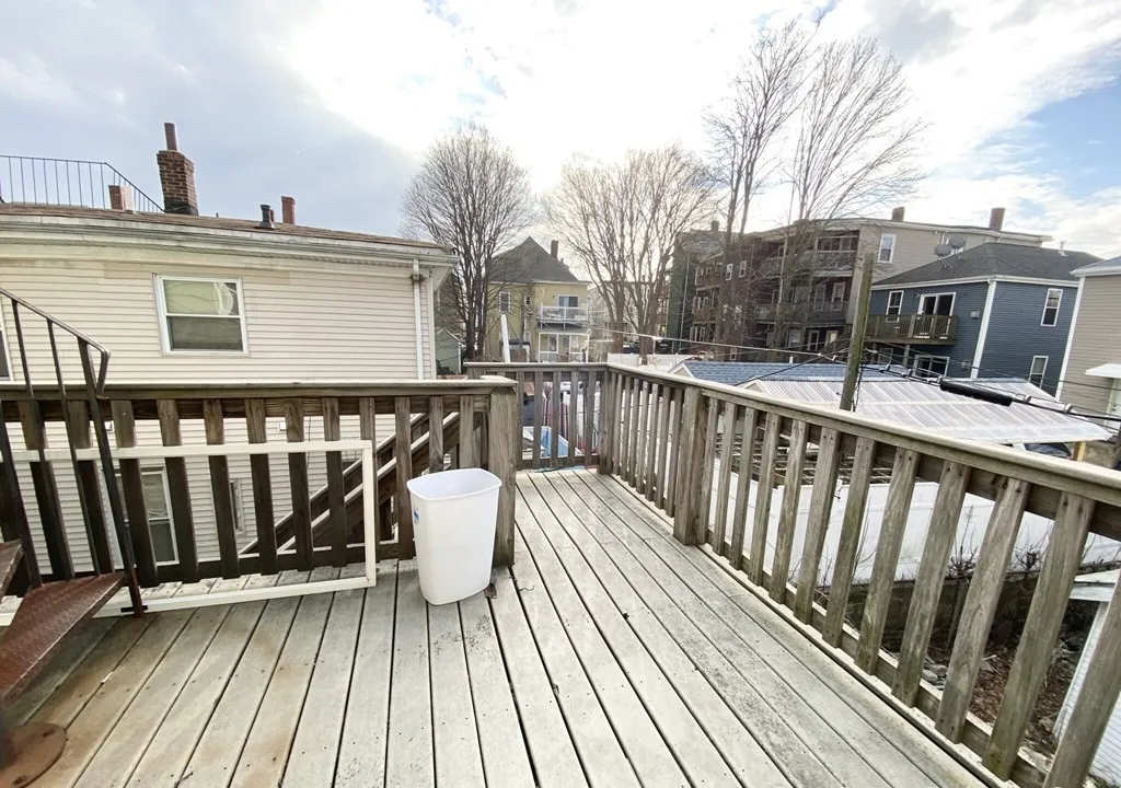 6 bed, 2 bath apartment for rent at 29 Spring Garden Unit 2, Boston — photo 12 of 13