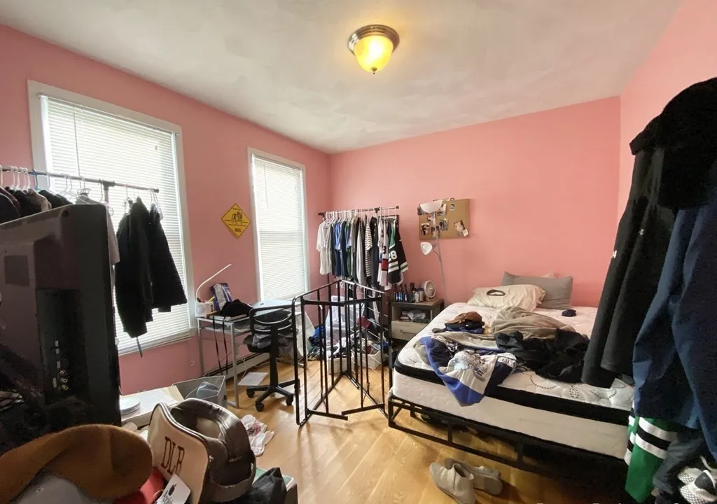 6 bed, 2 bath apartment for rent at 29 Spring Garden Unit 2, Boston — photo 9 of 13