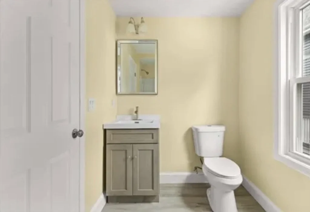 2 bed, 1 bath apartment for rent at 29 St Casimir Ave Unit 1, Brockton — photo 5 of 7
