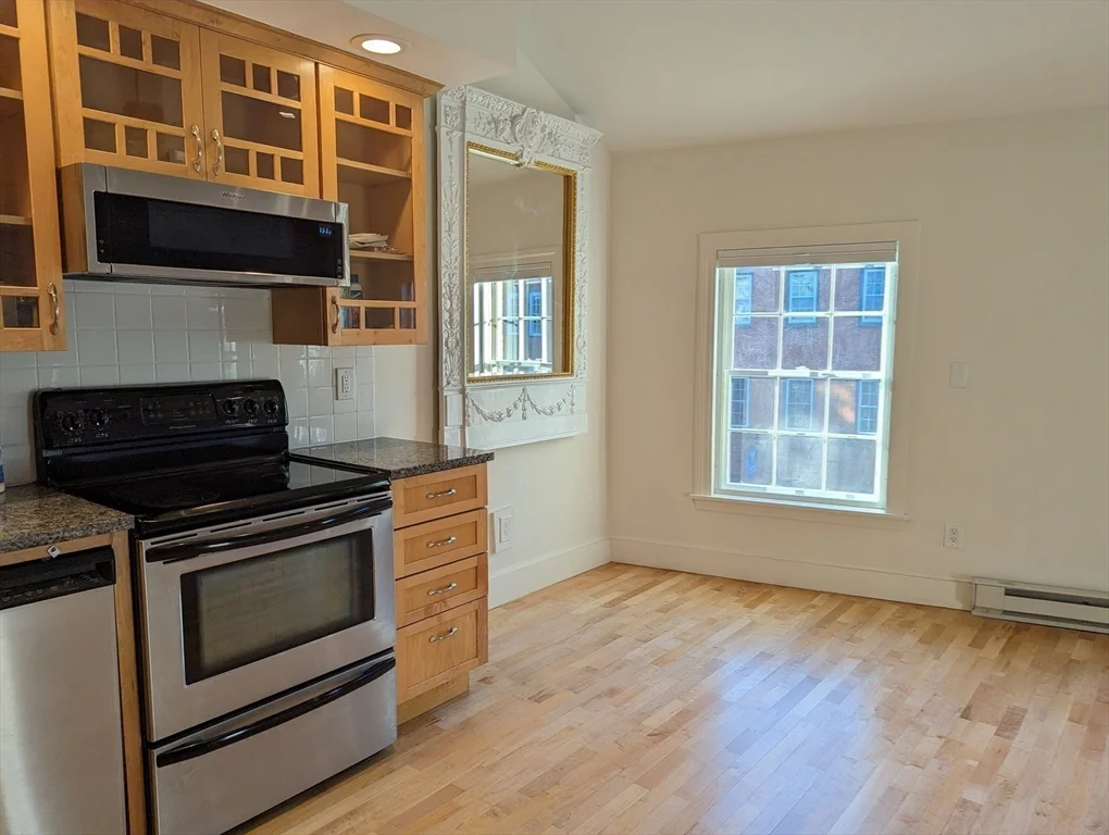 2 bed, 2 bath apartment for rent at 29 State St Unit 3rd floor, Newbury — photo 8 of 17