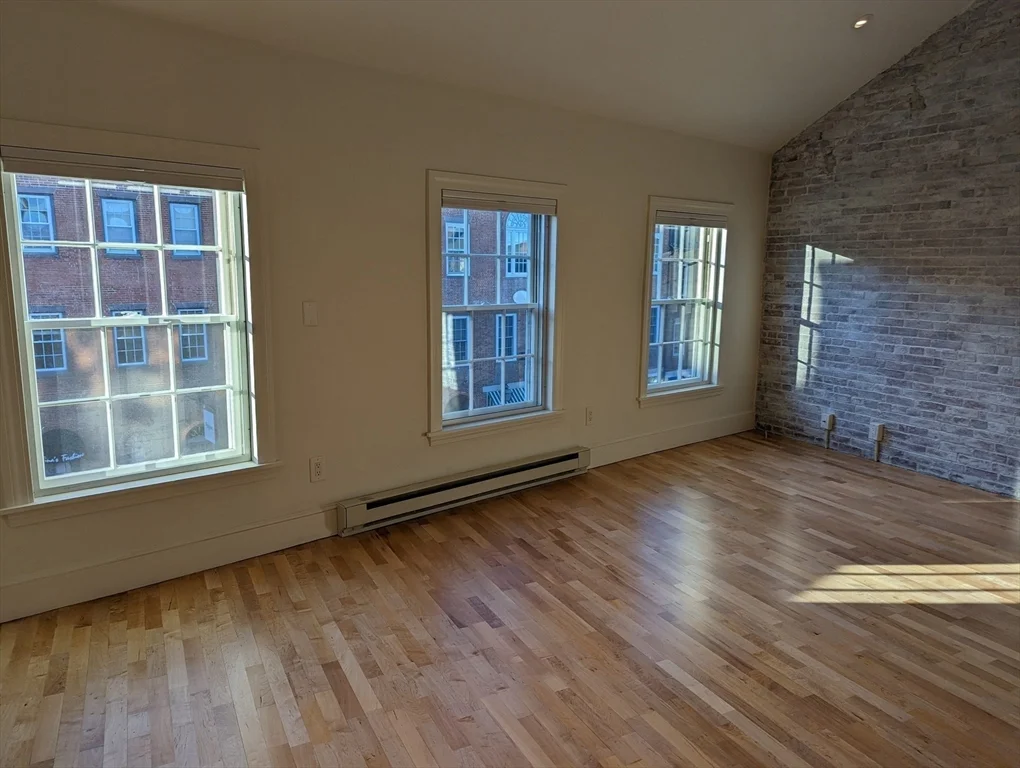 2 bed, 2 bath apartment for rent at 29 State St Unit 3rd floor, Newbury — photo 9 of 17