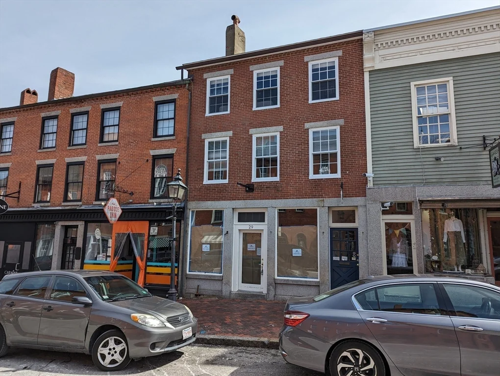 2 bed, 2 bath apartment for rent at 29 State St Unit 3rd floor, Newbury