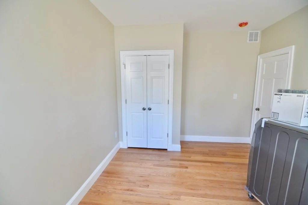 3 bed, 1 bath apartment for rent at 29 Taft St Unit 2, Dorchester — photo 6 of 16