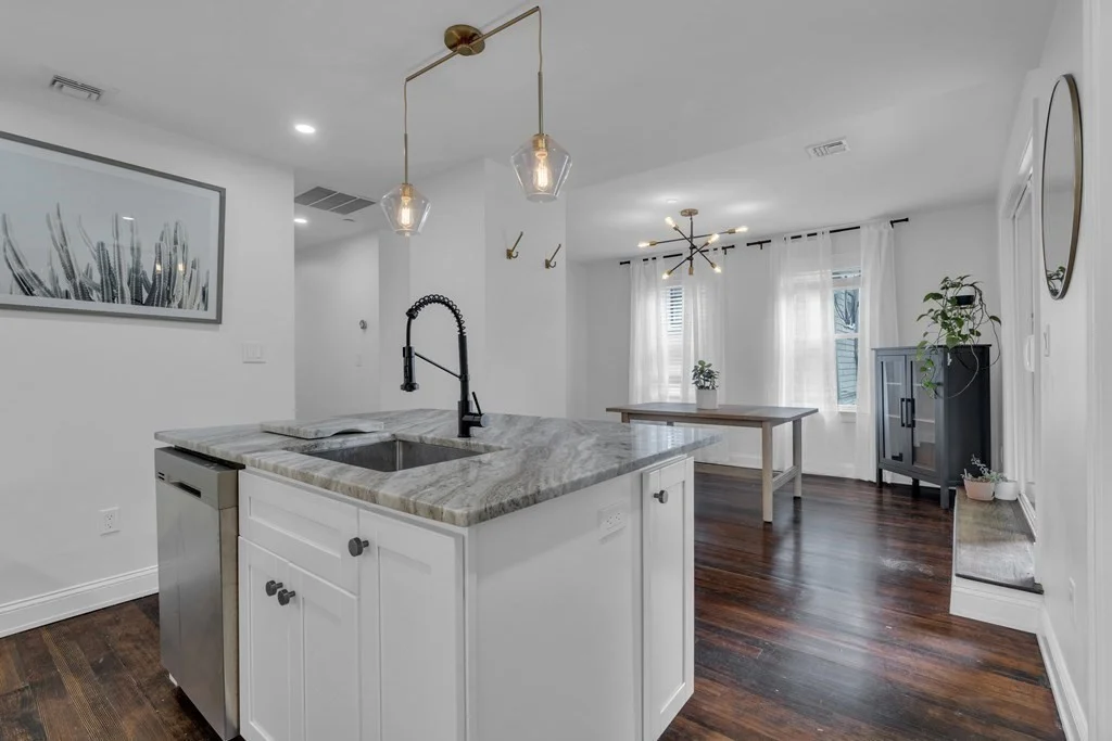 3 bed, 1 bath apartment for rent at 29 Walton Unit 2, Dorchester — photo 4 of 21