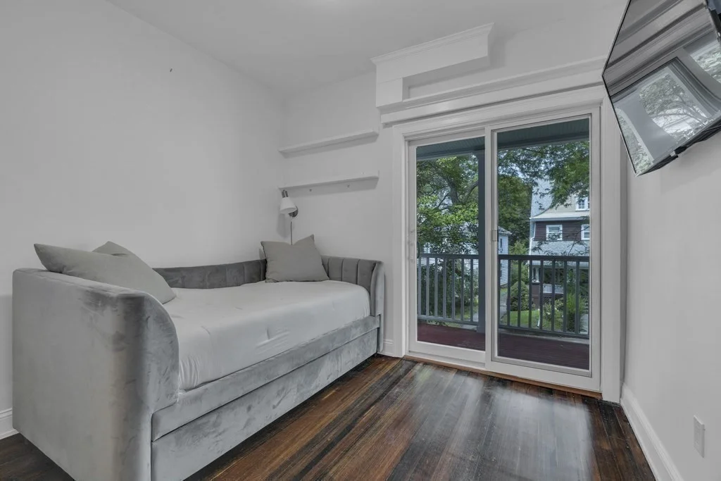 3 bed, 1 bath apartment for rent at 29 Walton Unit 2, Dorchester — photo 11 of 21