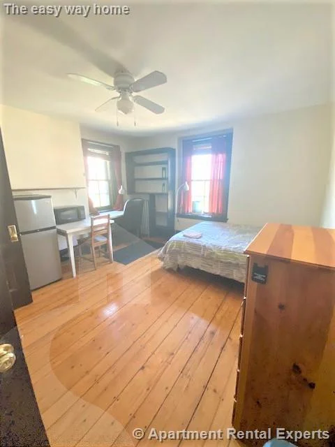Studio bed, 1 bath apartment for rent at 29 Ware St Unit 11, Harvard Square — photo 2 of 5