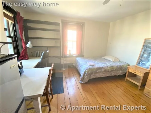 Studio bed, 1 bath apartment for rent at 29 Ware St Unit 11, Harvard Square — photo 4 of 5