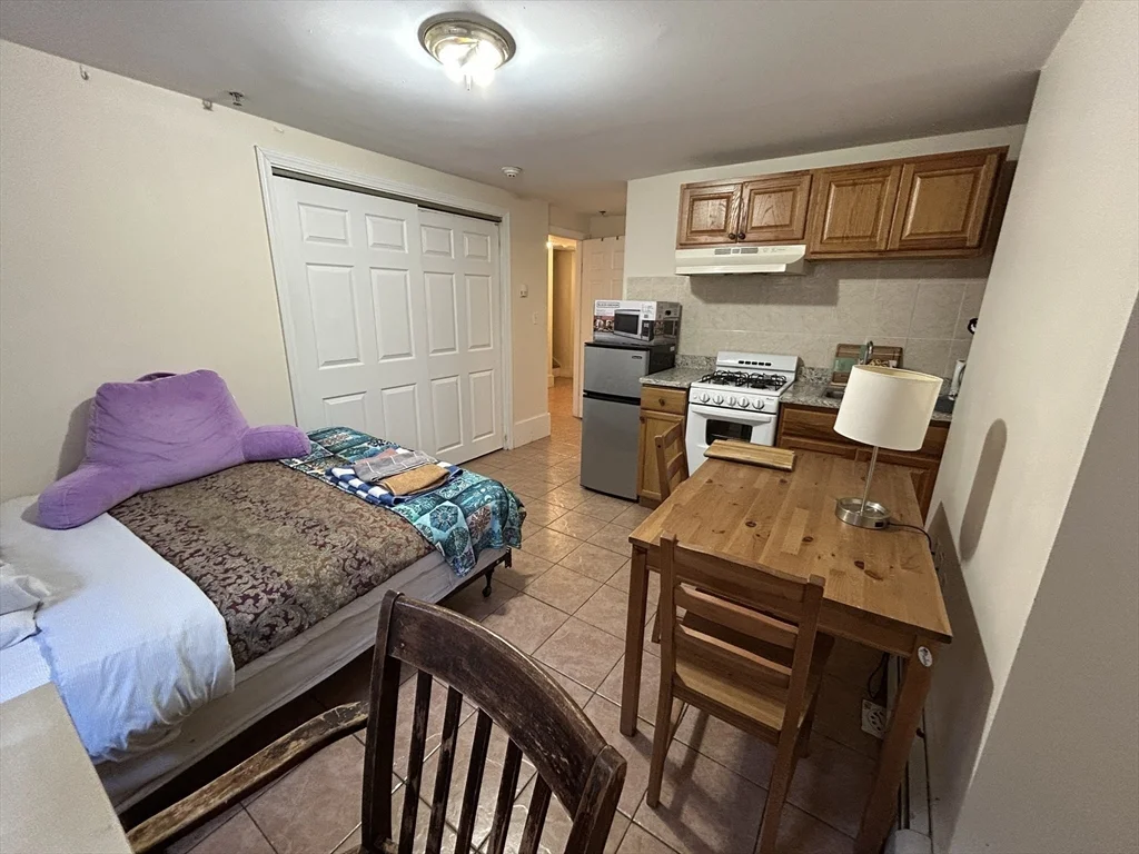 Studio bed, 1 bath apartment for rent at 29 Ware St Unit B2, Mid Cambridge — photo 2 of 6