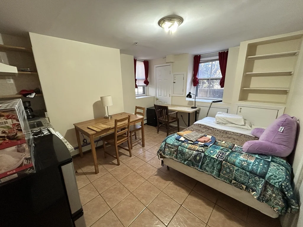 Studio bed, 1 bath apartment for rent at 29 Ware St Unit B2, Mid Cambridge — photo 3 of 6