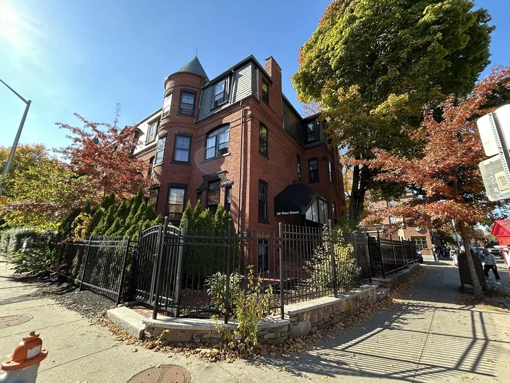 Studio bed, 1 bath apartment for rent at 29 Ware St Unit B2, Mid Cambridge