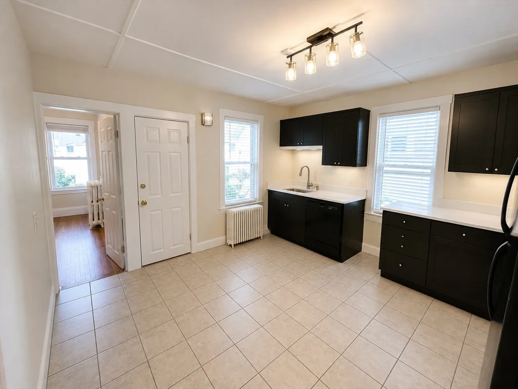 4 bed, 1 bath apartment for rent at 29 Watts St Unit 2, Edgeworth — photo 3 of 22