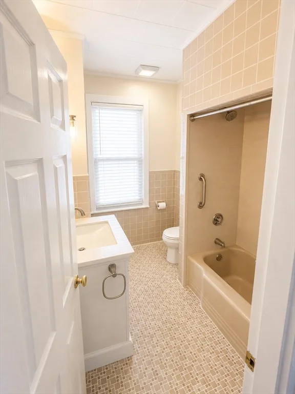 4 bed, 1 bath apartment for rent at 29 Watts St Unit 2, Edgeworth — photo 8 of 22