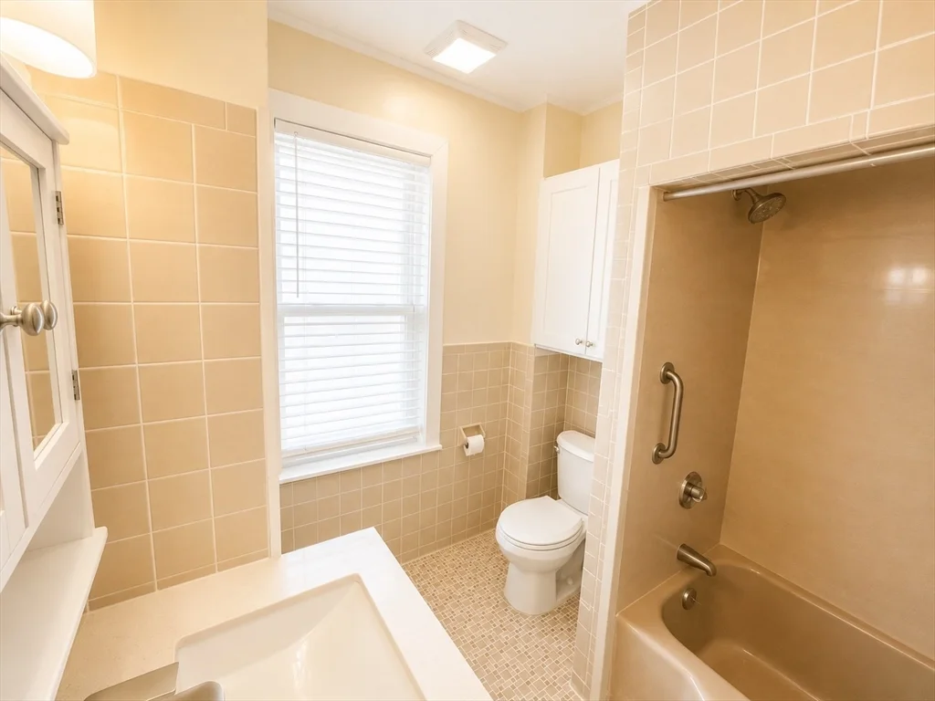 4 bed, 1 bath apartment for rent at 29 Watts St Unit 2, Edgeworth — photo 10 of 22