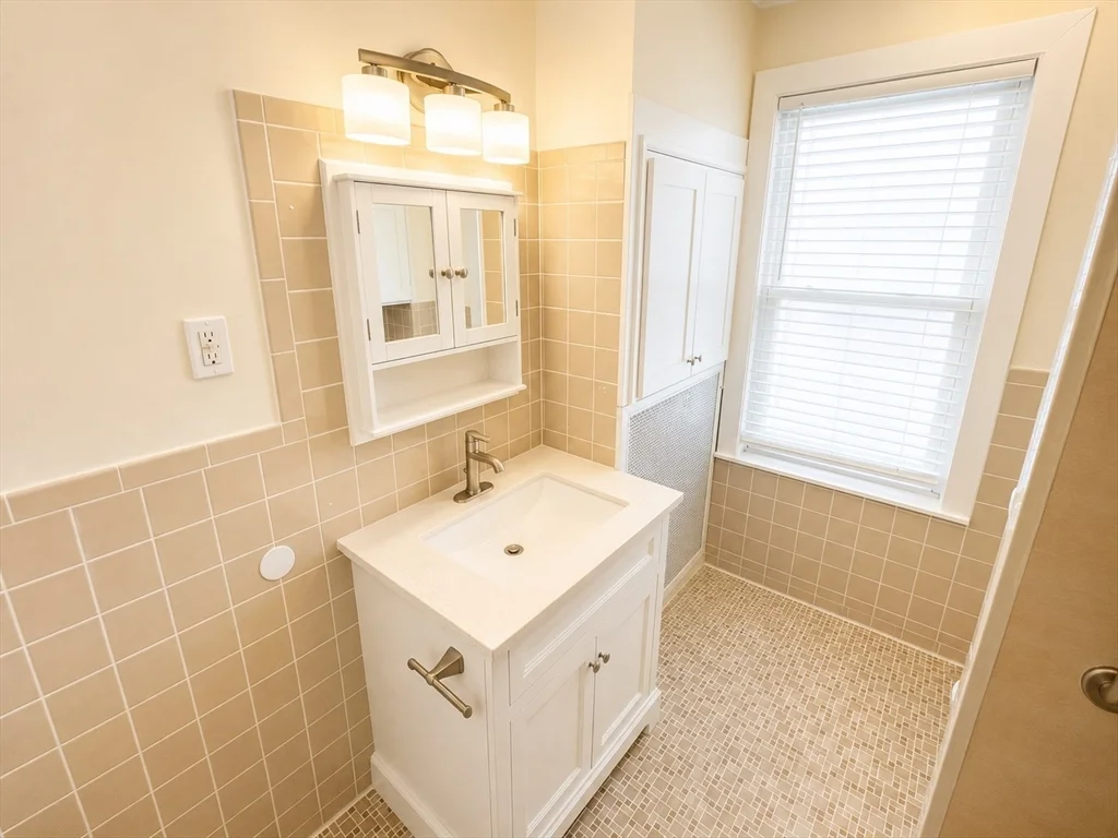 4 bed, 1 bath apartment for rent at 29 Watts St Unit 2, Edgeworth — photo 9 of 22