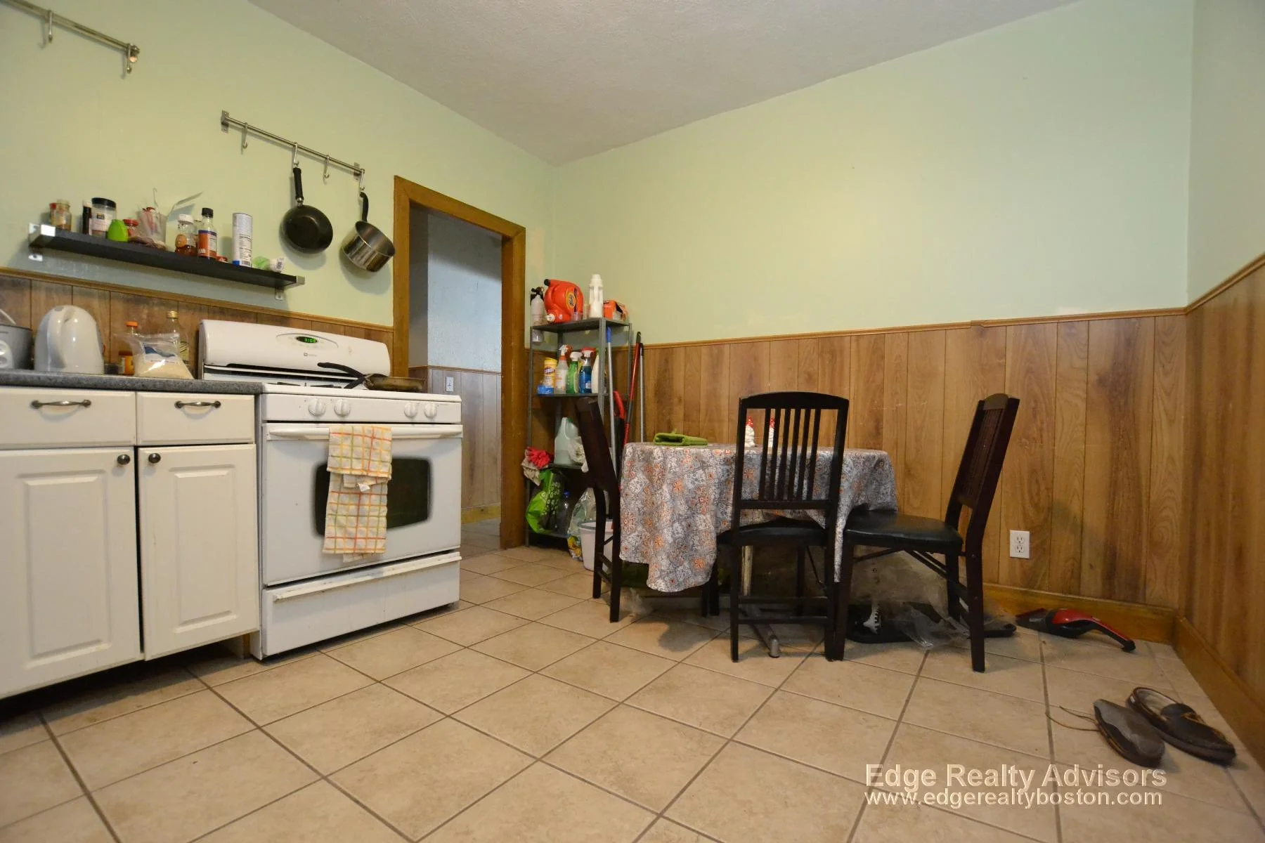 3 bed, 1 bath apartment for rent at 29 Wilson Park Unit 1, Brighton — photo 4 of 10