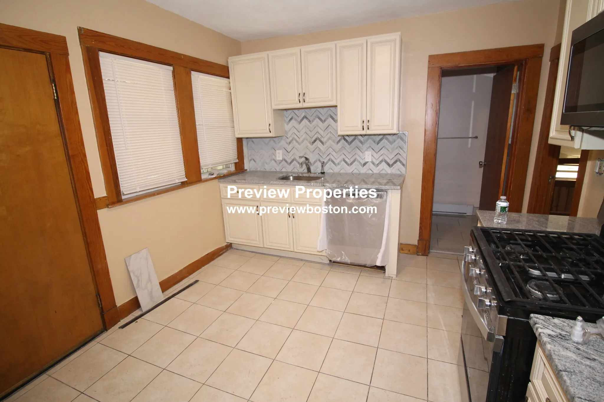 4 bed, 2 bath apartment for rent at 29 Wilson Park Unit 3P, Brighton — photo 6 of 15