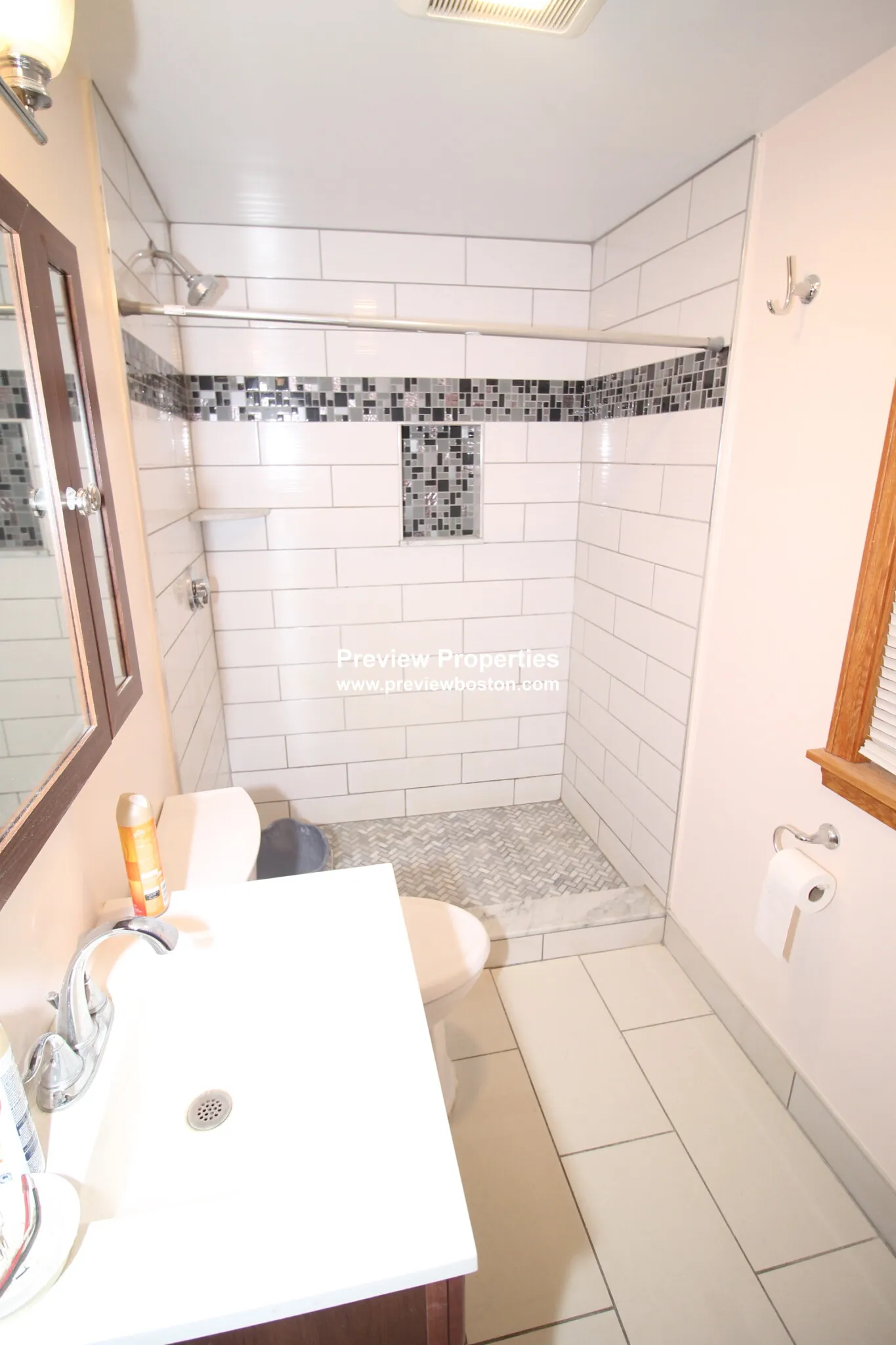 4 bed, 2 bath apartment for rent at 29 Wilson Park Unit 3P, Brighton — photo 3 of 15