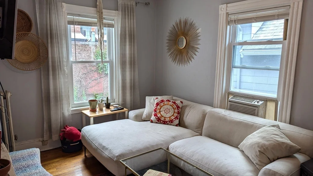 1 bed, 1 bath apartment for rent at 29 Winslow Ave Unit 2, Davis Square — photo 2 of 9