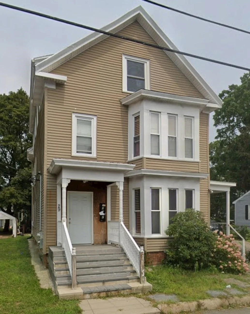 3 bed, 1 bath apartment for rent at 29 Winthrop St Unit 3, Brockton — photo 1 of 14