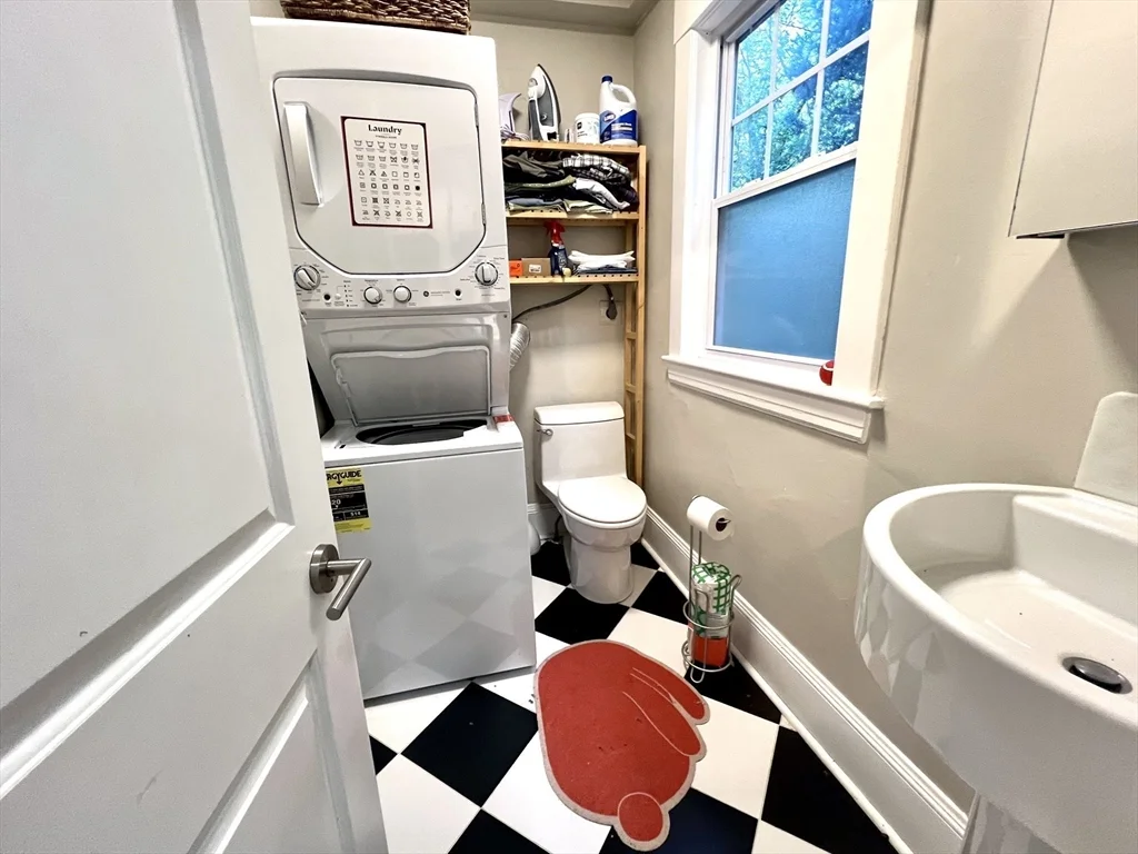 2 bed, 1 bath apartment for rent at 29 Wood St Unit 1, Neighborhood Nine — photo 14 of 22