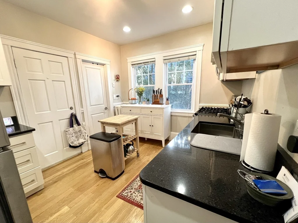 2 bed, 1 bath apartment for rent at 29 Wood St Unit 1, Neighborhood Nine — photo 9 of 22