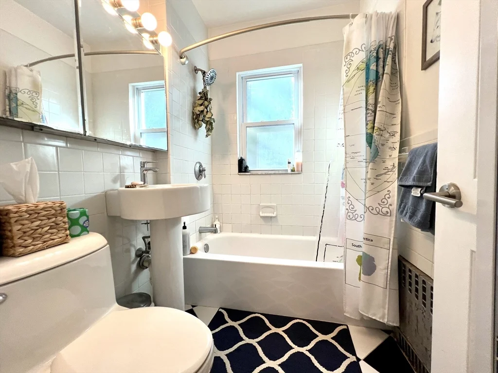 2 bed, 1 bath apartment for rent at 29 Wood St Unit 1, Neighborhood Nine — photo 8 of 22